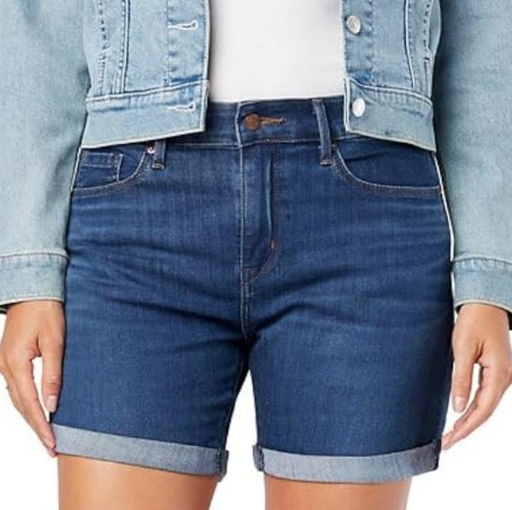 Levi's Shorts - Picture 2 of 12